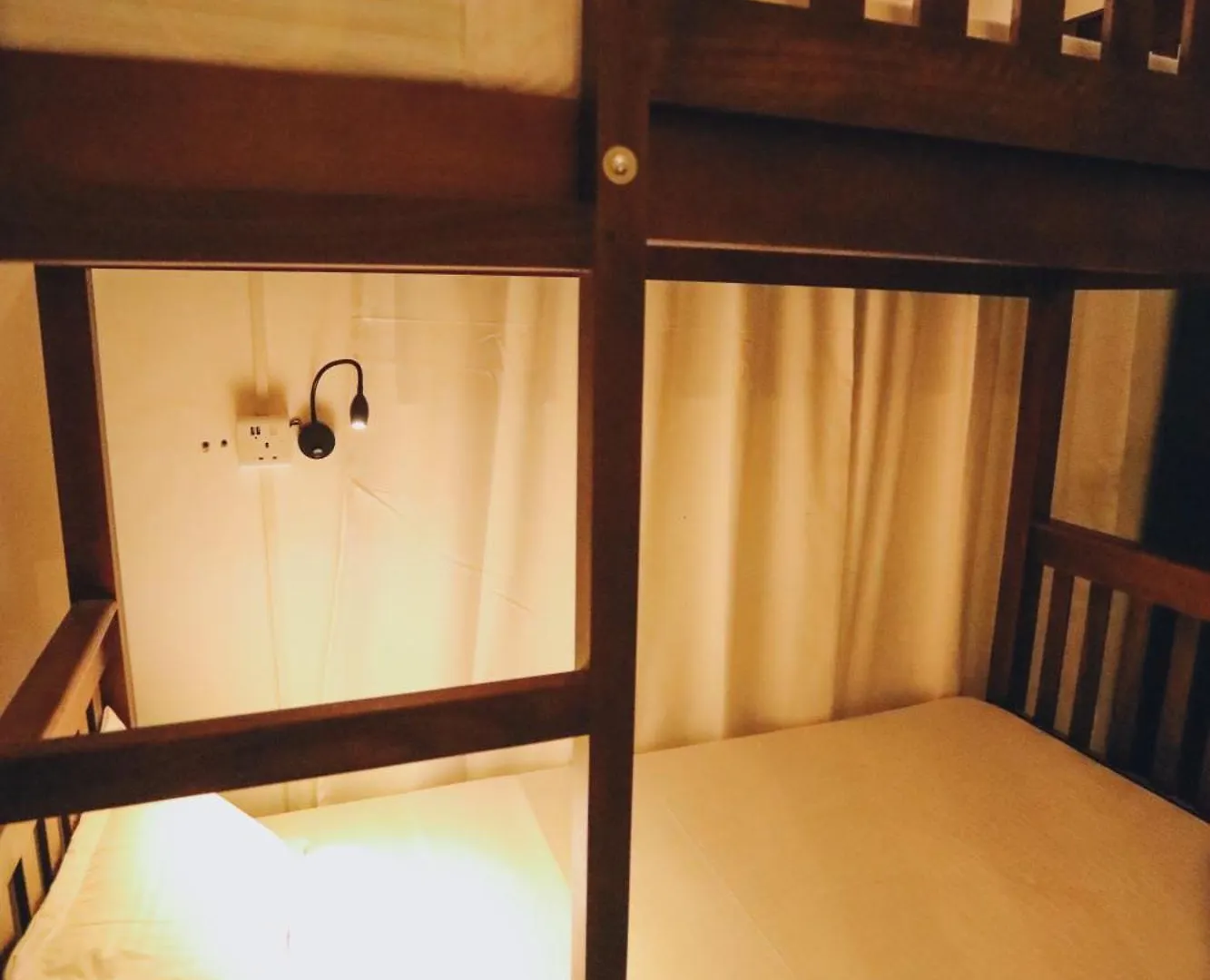 Island Diaries Hostel Katunayake