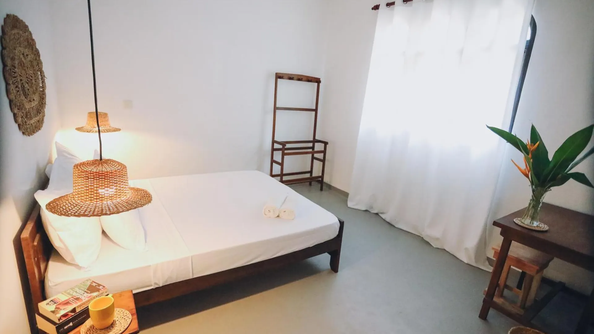 Island Diaries Hostel Katunayake Guest house