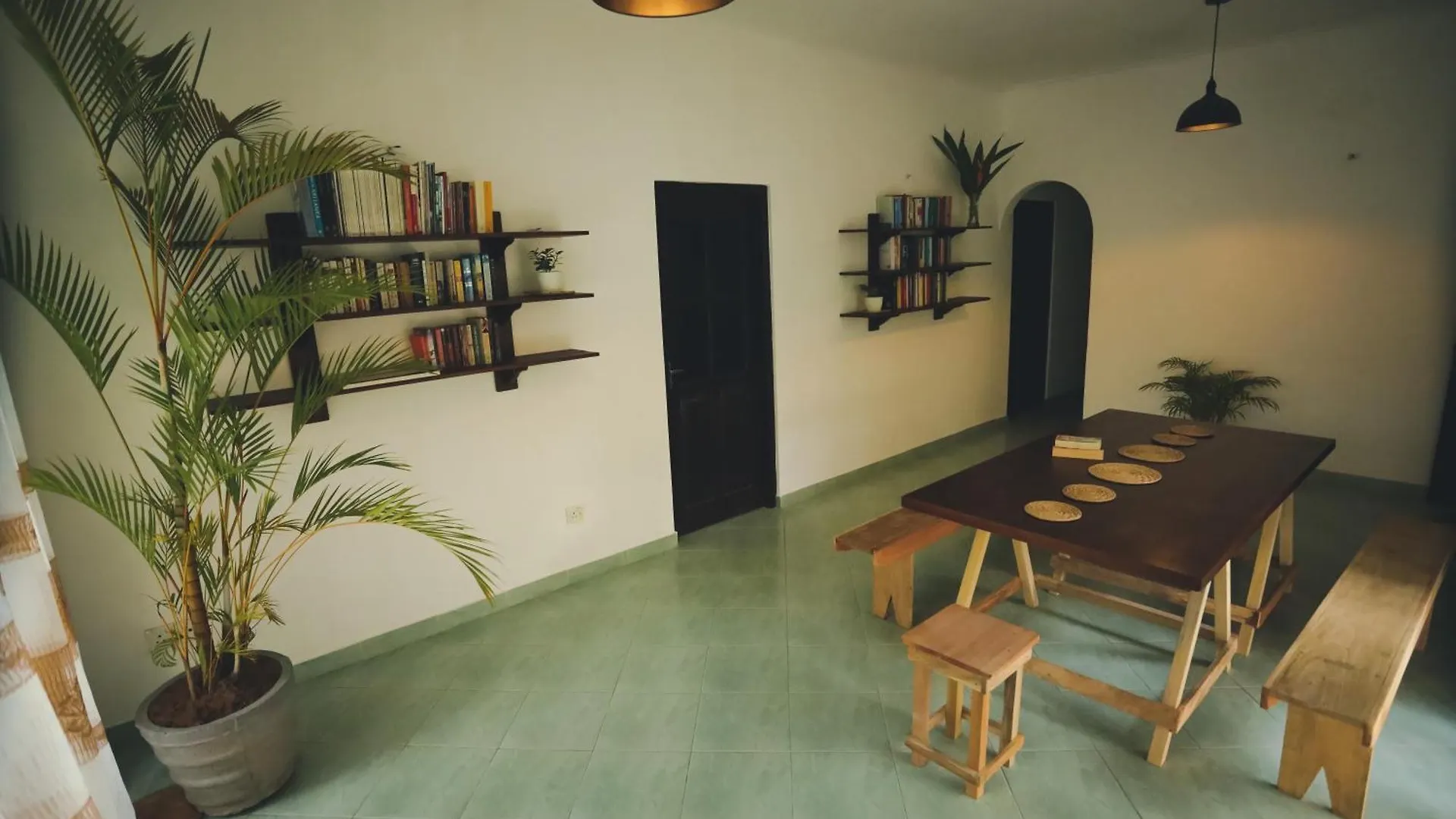 Guest house Island Diaries Hostel Katunayake Sri Lanka