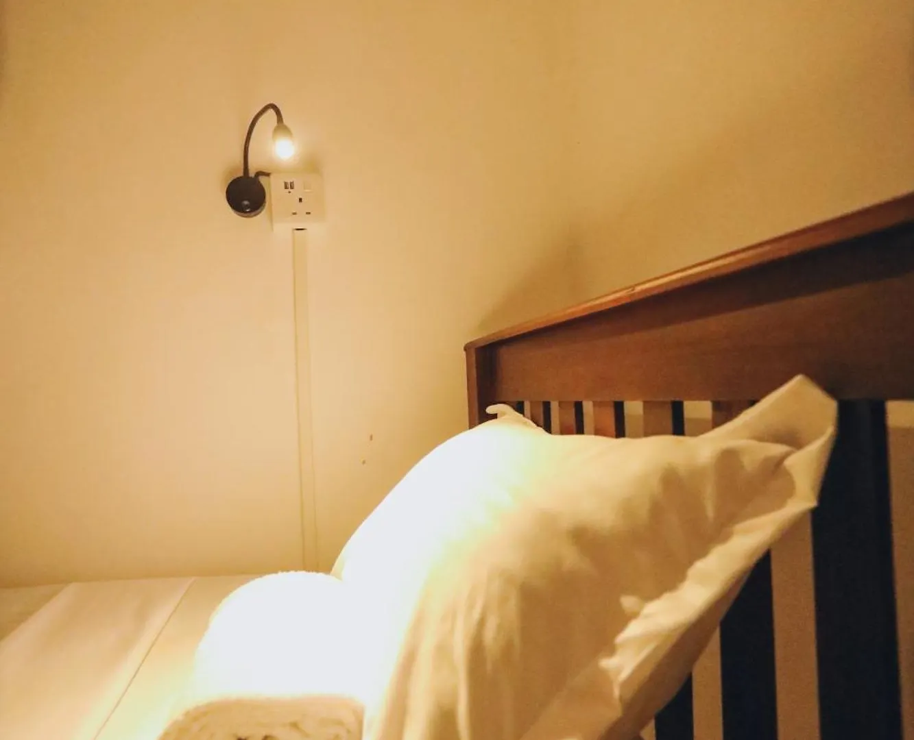 Island Diaries Hostel Katunayake 0*,  Sri Lanka