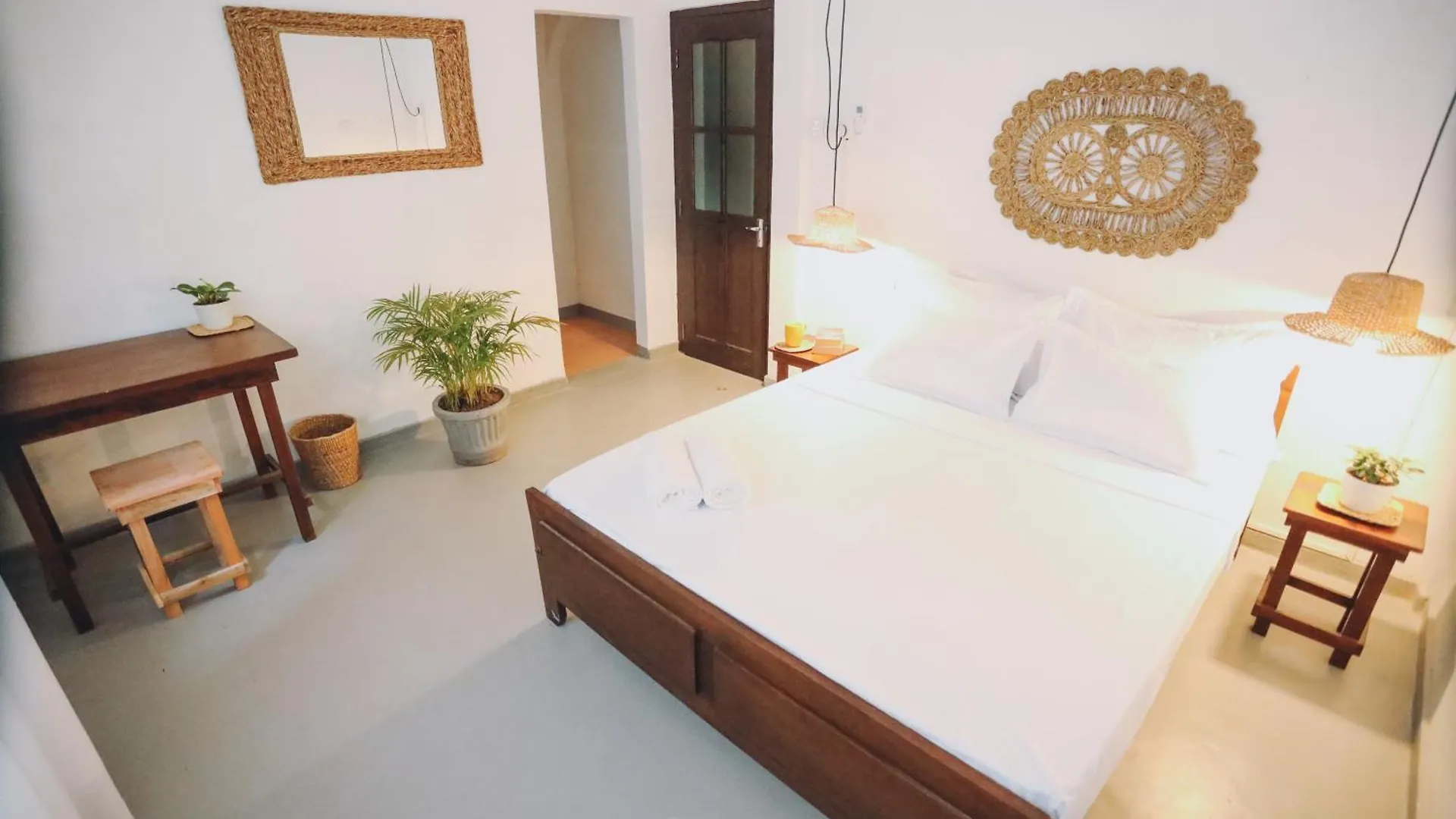 Island Diaries Hostel Katunayake 0*,  Sri Lanka