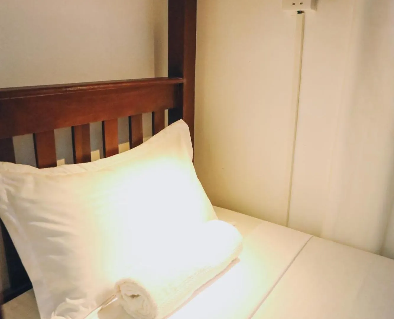 Island Diaries Hostel Katunayake Guest house