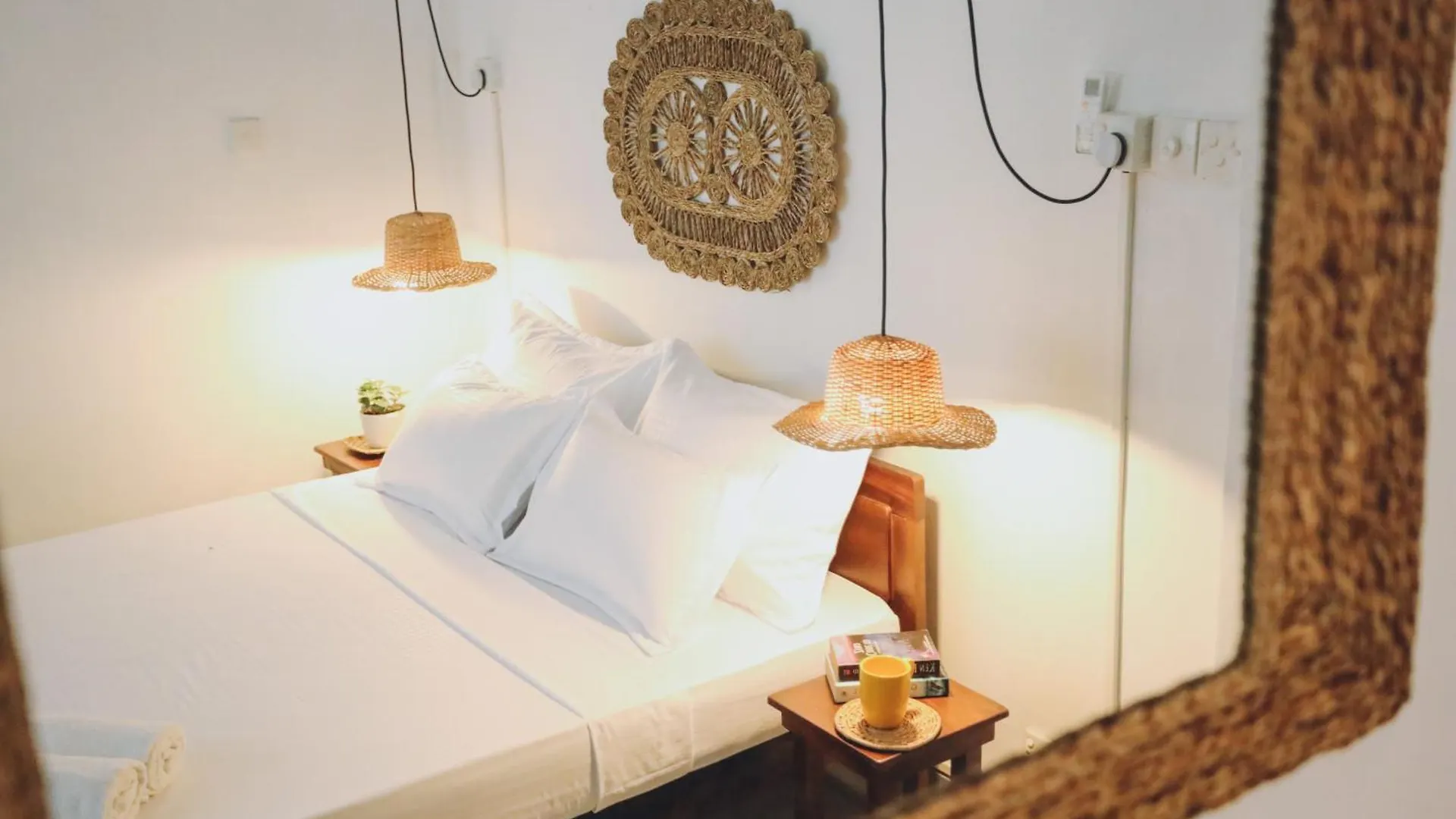 Island Diaries Hostel Katunayake Guest house