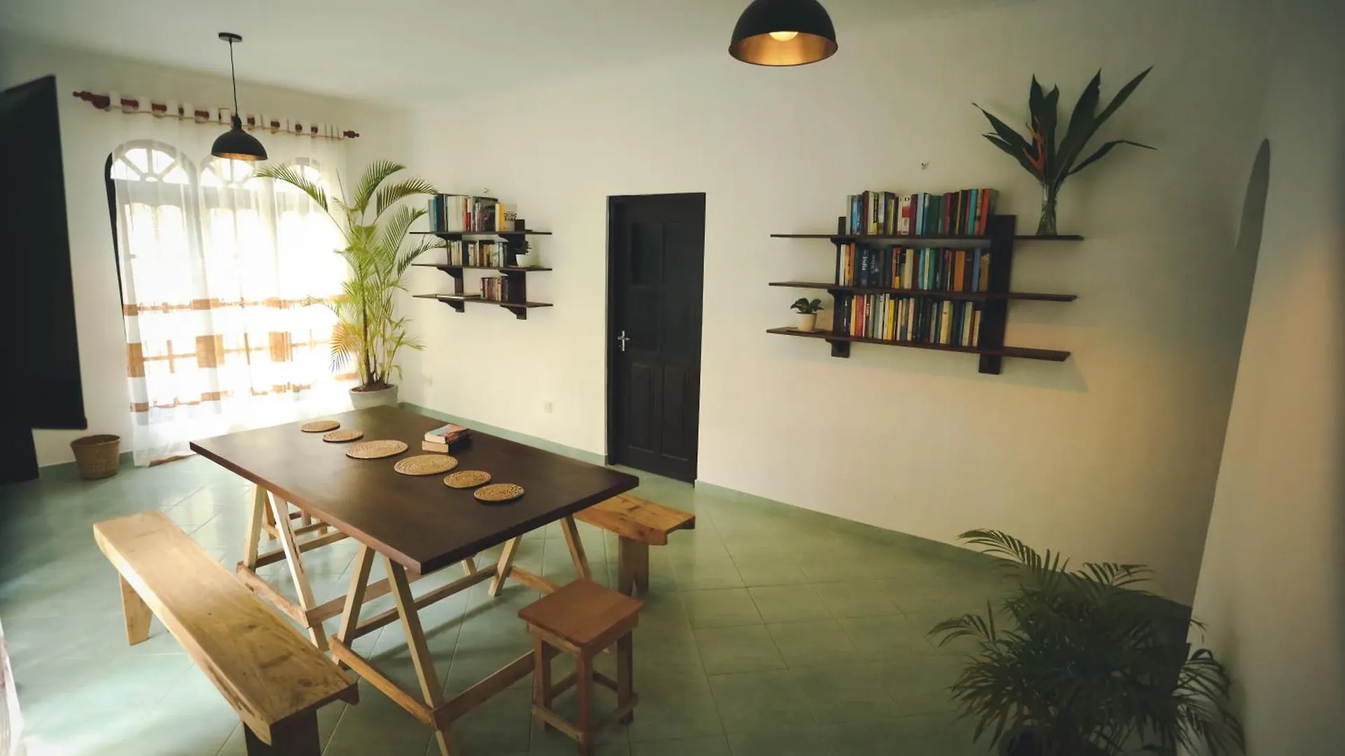 Island Diaries Hostel Katunayake